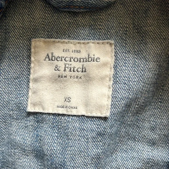 Women’s Abercrombie denim jacket, Size XS - Picture 2 of 6